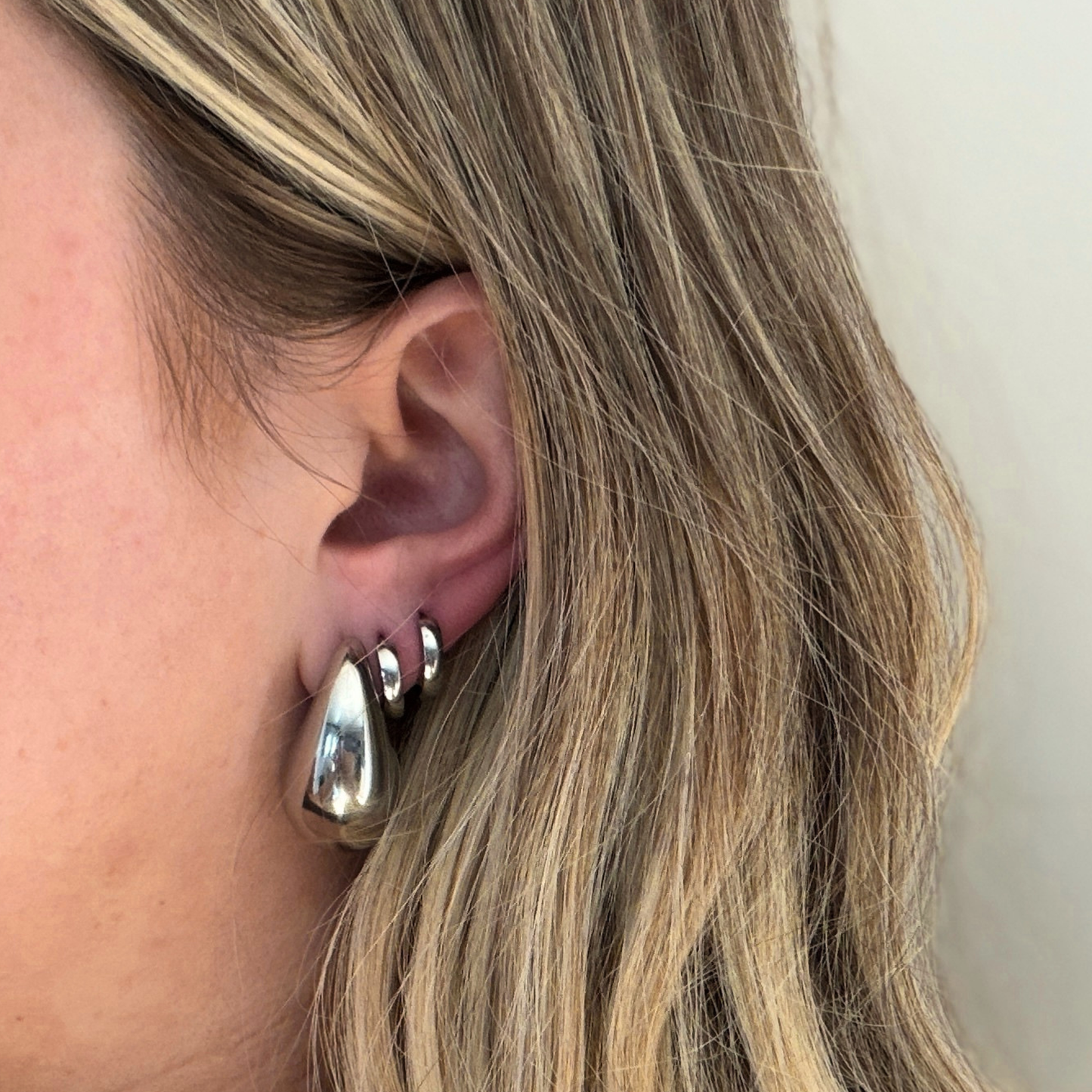 Essential Huggie Hoops