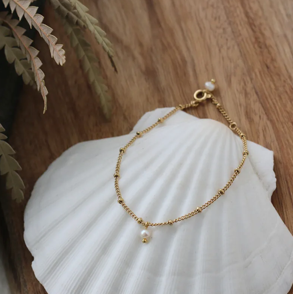 The Classic Pearl Bracelet